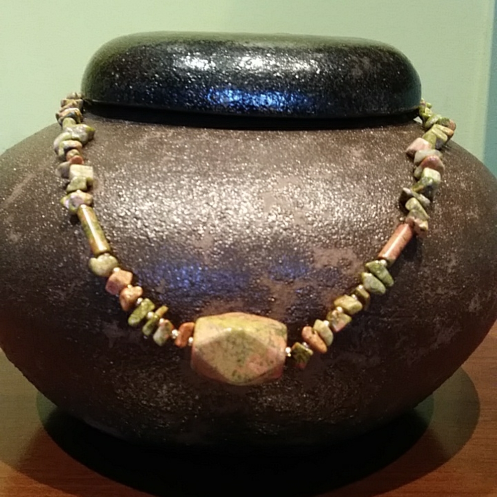 Vintage stone look beaded necklace